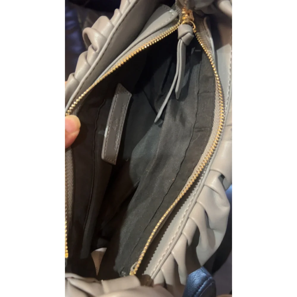 Women's Unbranded Gray Ruched Shoulder Bag One Size